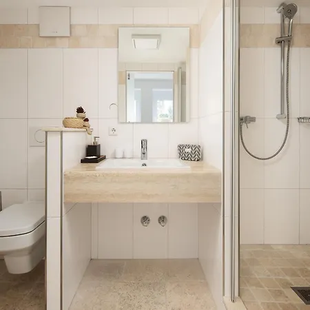 Vier Jahreszeiten Therme & Kliniken Naehe Freiburg & Schwarzwald Ideal Fuer Wellness Kur & Business Ausfluege 24h Check In- Wlan & Parken Gratis 3*